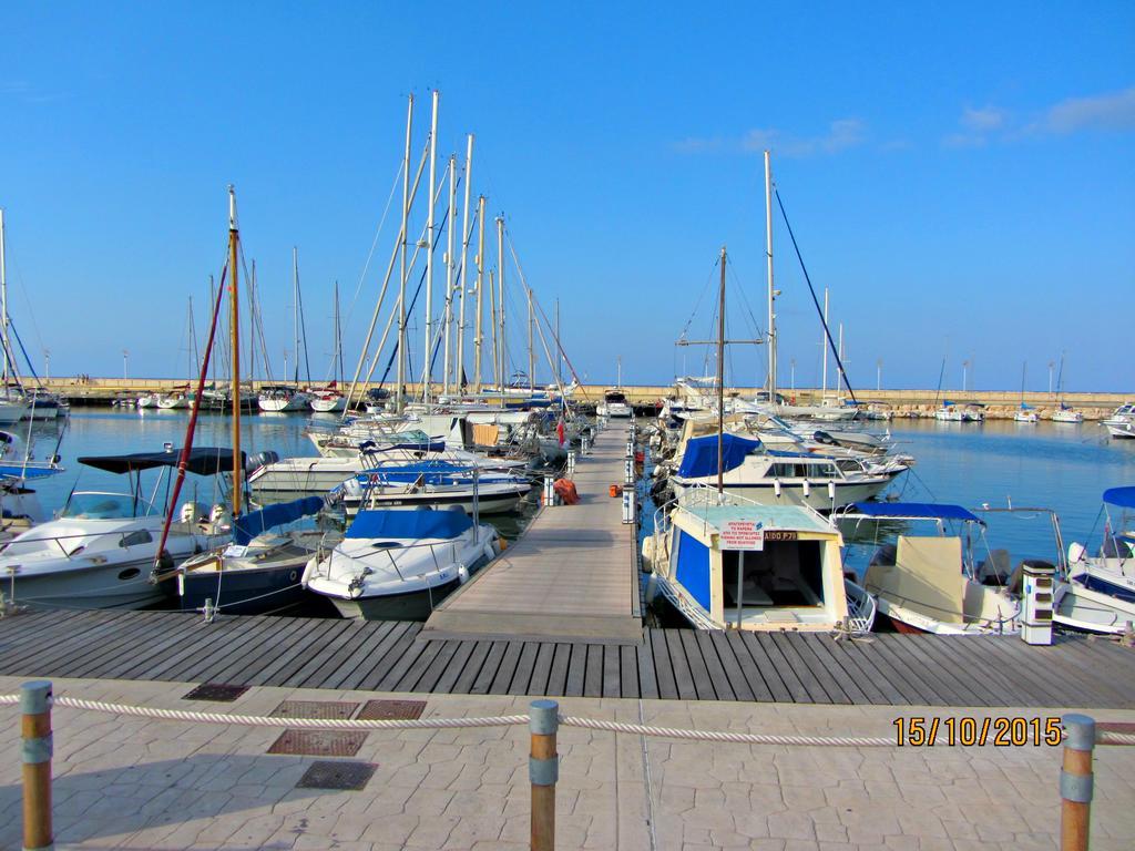 Latchi Beach Front Villa - Private Heated Pool - Amazing Uninterrupted Sea Views Polis Exterior foto