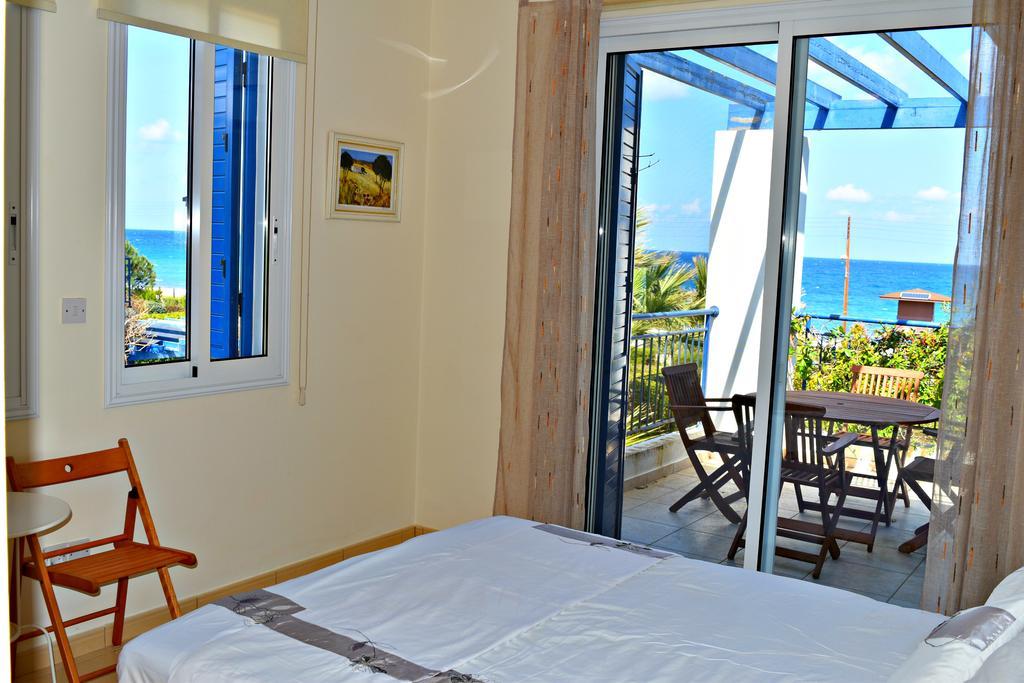 Latchi Beach Front Villa - Private Heated Pool - Amazing Uninterrupted Sea Views Polis Exterior foto