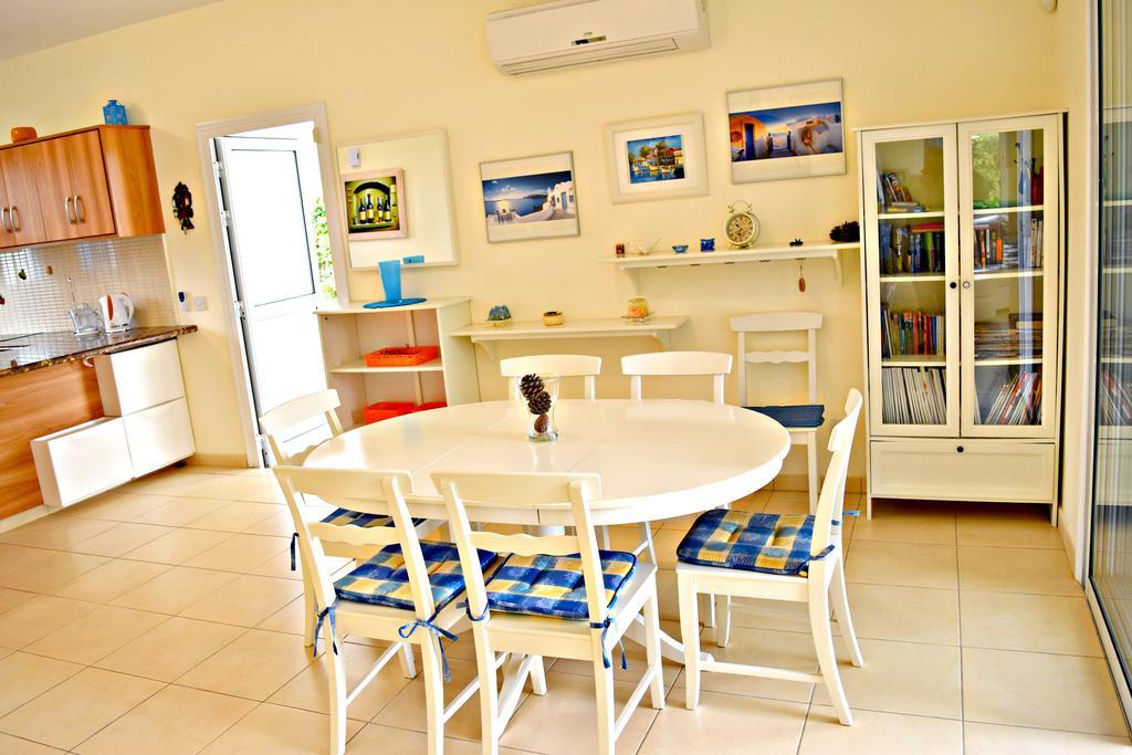 Latchi Beach Front Villa - Private Heated Pool - Amazing Uninterrupted Sea Views Polis Exterior foto