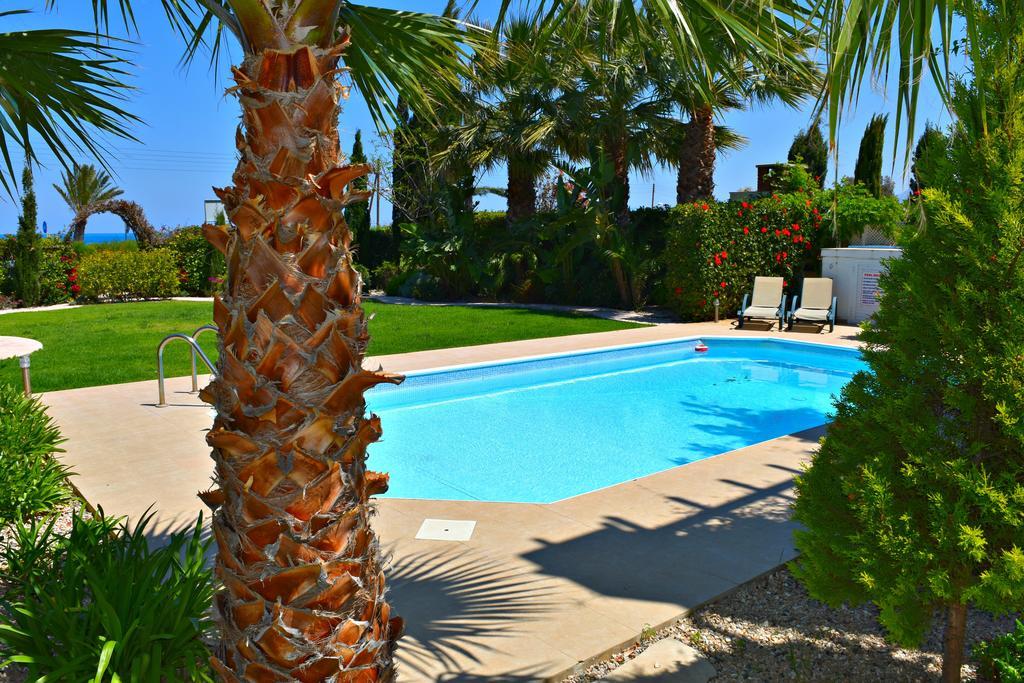 Latchi Beach Front Villa - Private Heated Pool - Amazing Uninterrupted Sea Views Polis Exterior foto