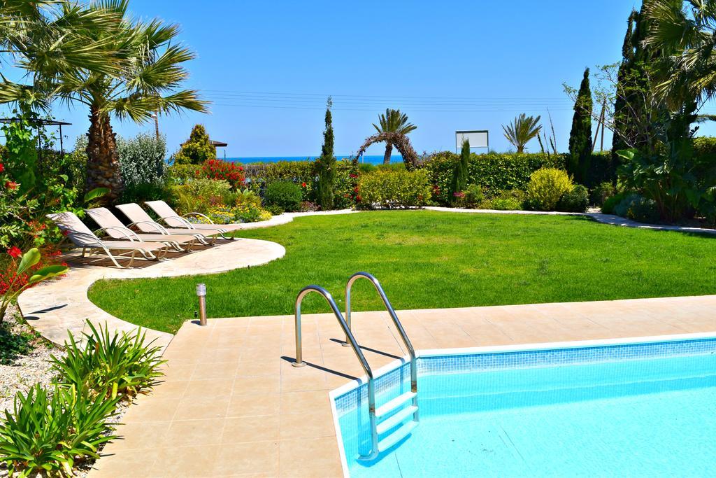 Latchi Beach Front Villa - Private Heated Pool - Amazing Uninterrupted Sea Views Polis Exterior foto